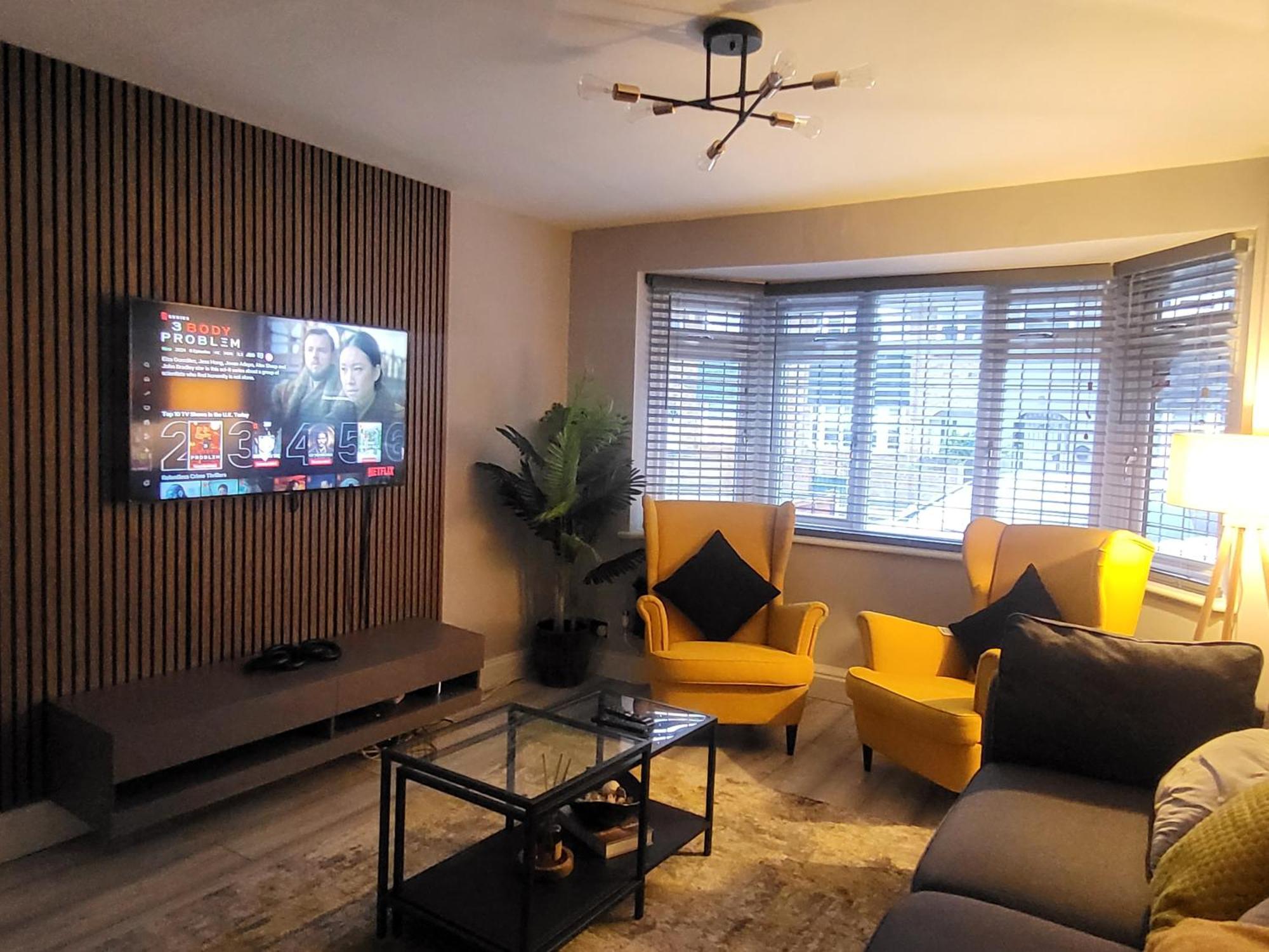 Вилла Beautiful Newly Renovated House In Rainham Essex Экстерьер фото