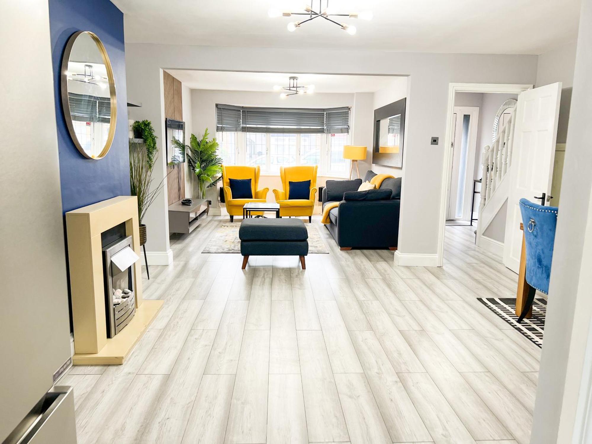 Вилла Beautiful Newly Renovated House In Rainham Essex Экстерьер фото
