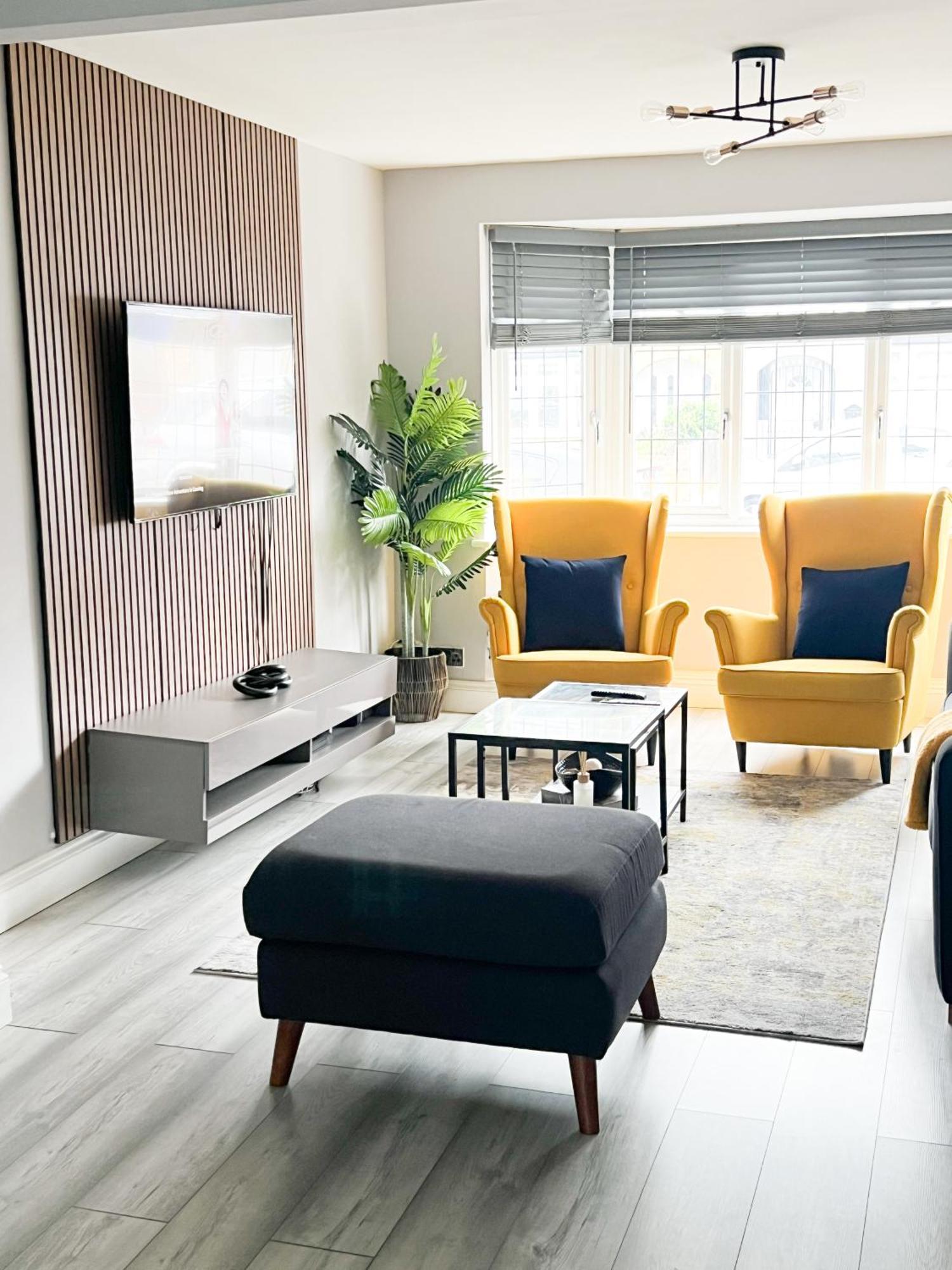 Вилла Beautiful Newly Renovated House In Rainham Essex Экстерьер фото
